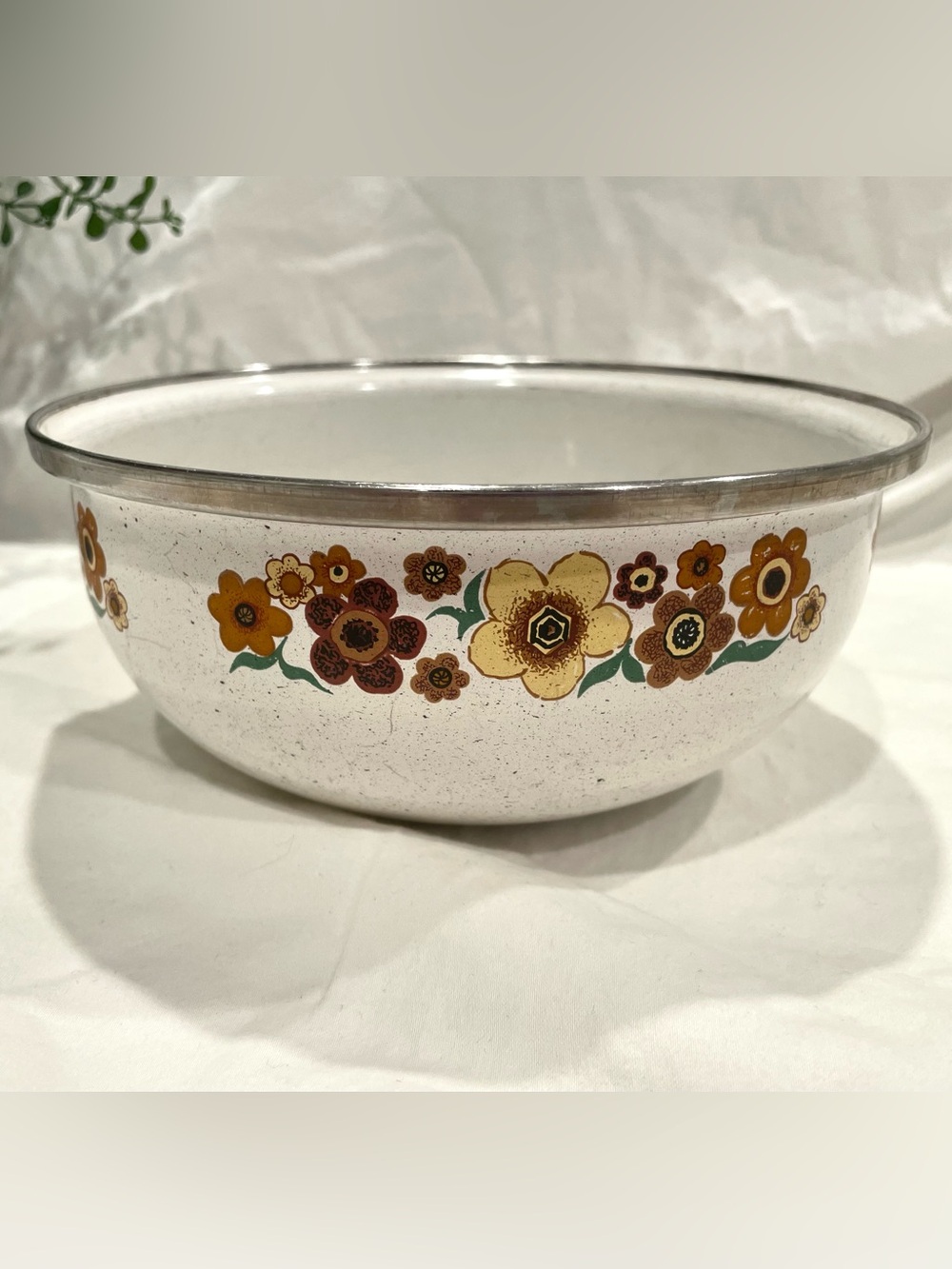 ☀️2/$20 Crowning Touch “Harvest Blossom” Vintage Beige Floral Enamel Bowl | GUC
